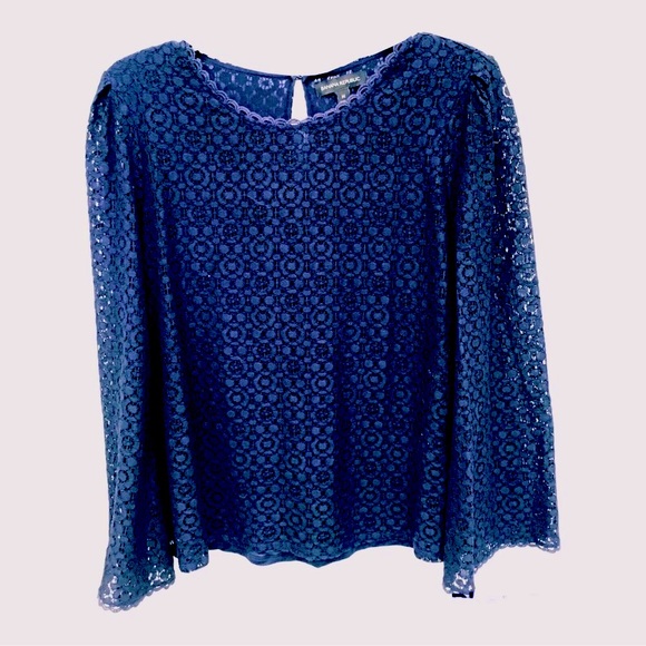 Banana Republic Lace Top w/Bell Long Sleeves - Picture 5 of 5